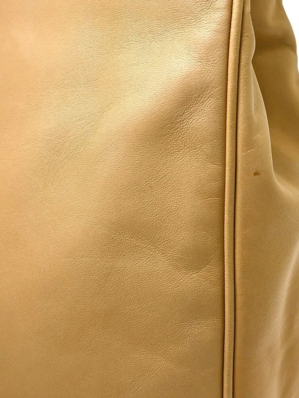 Best07 Chanel Beige Lambskin Handbag KQ01587